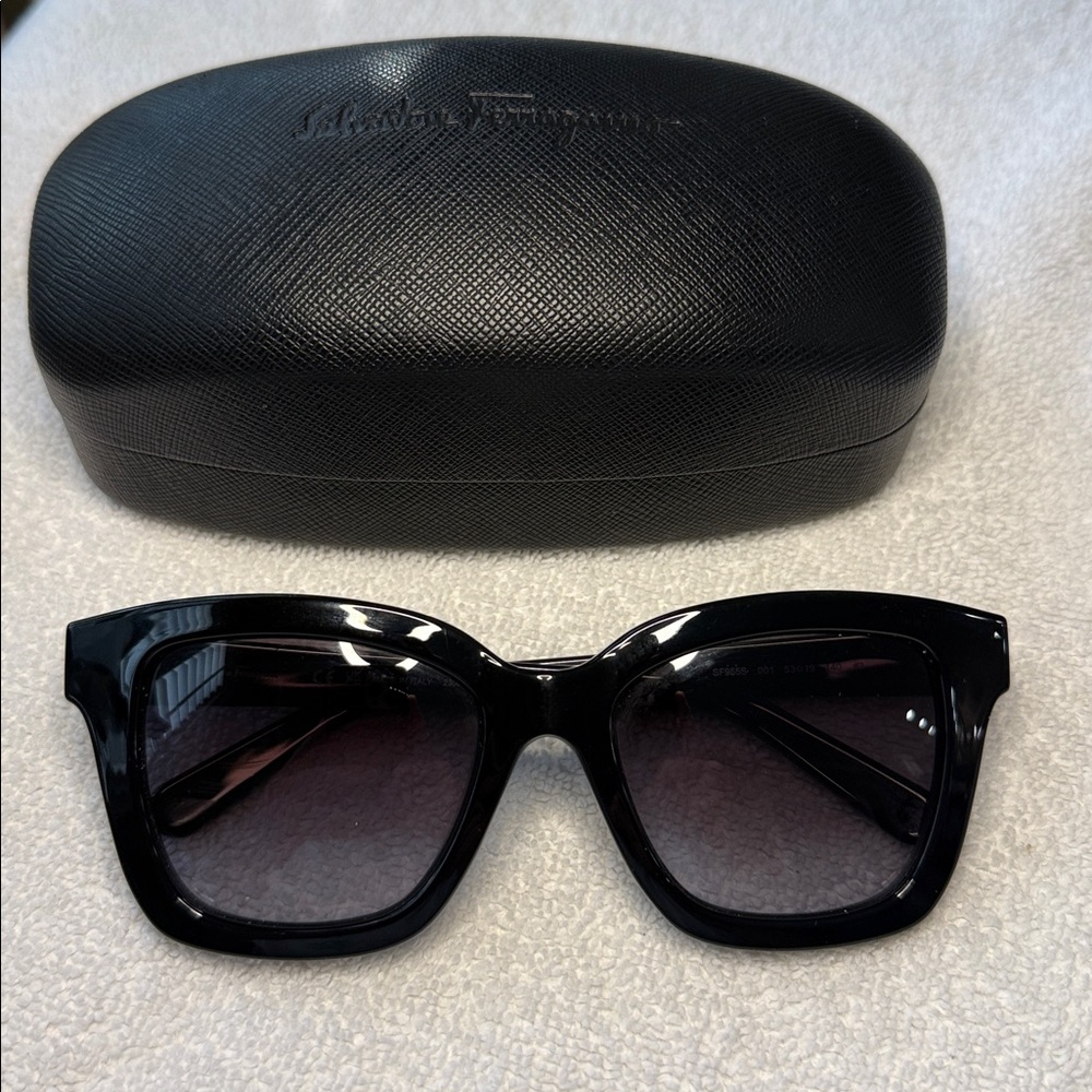 SALVATORE FERRAGAMO SF955S-001 Sunglasses Size 53mm 19mm 140mm